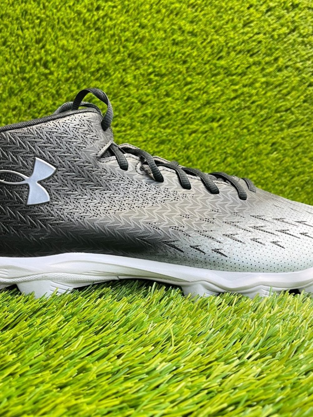 Under Armour Spotlight Franchise 4.0 RM Mens Size 13 Black White Football Cleats